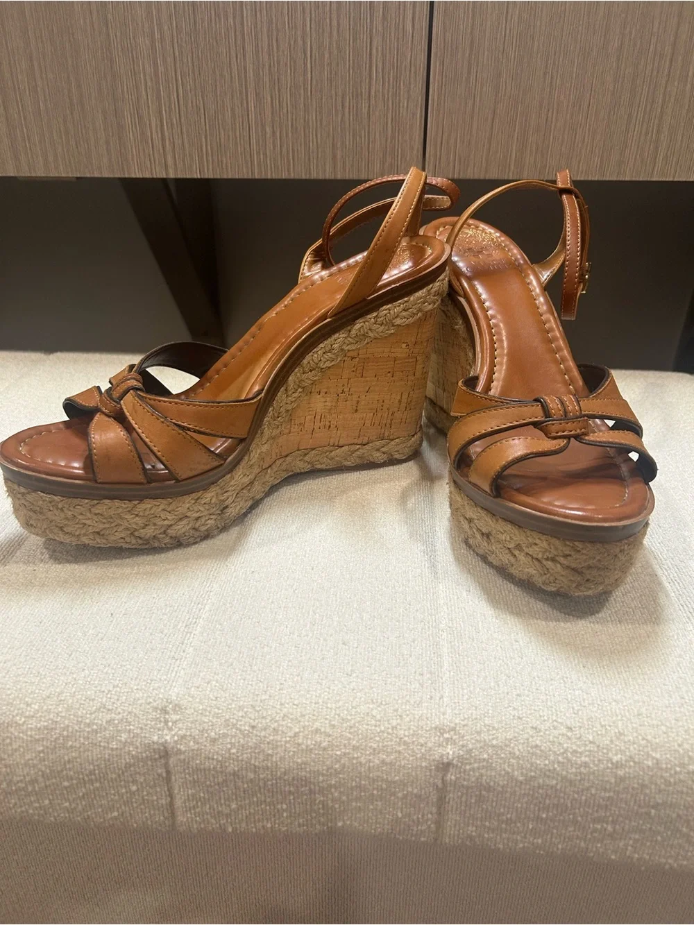 Vince Camuto tan leather